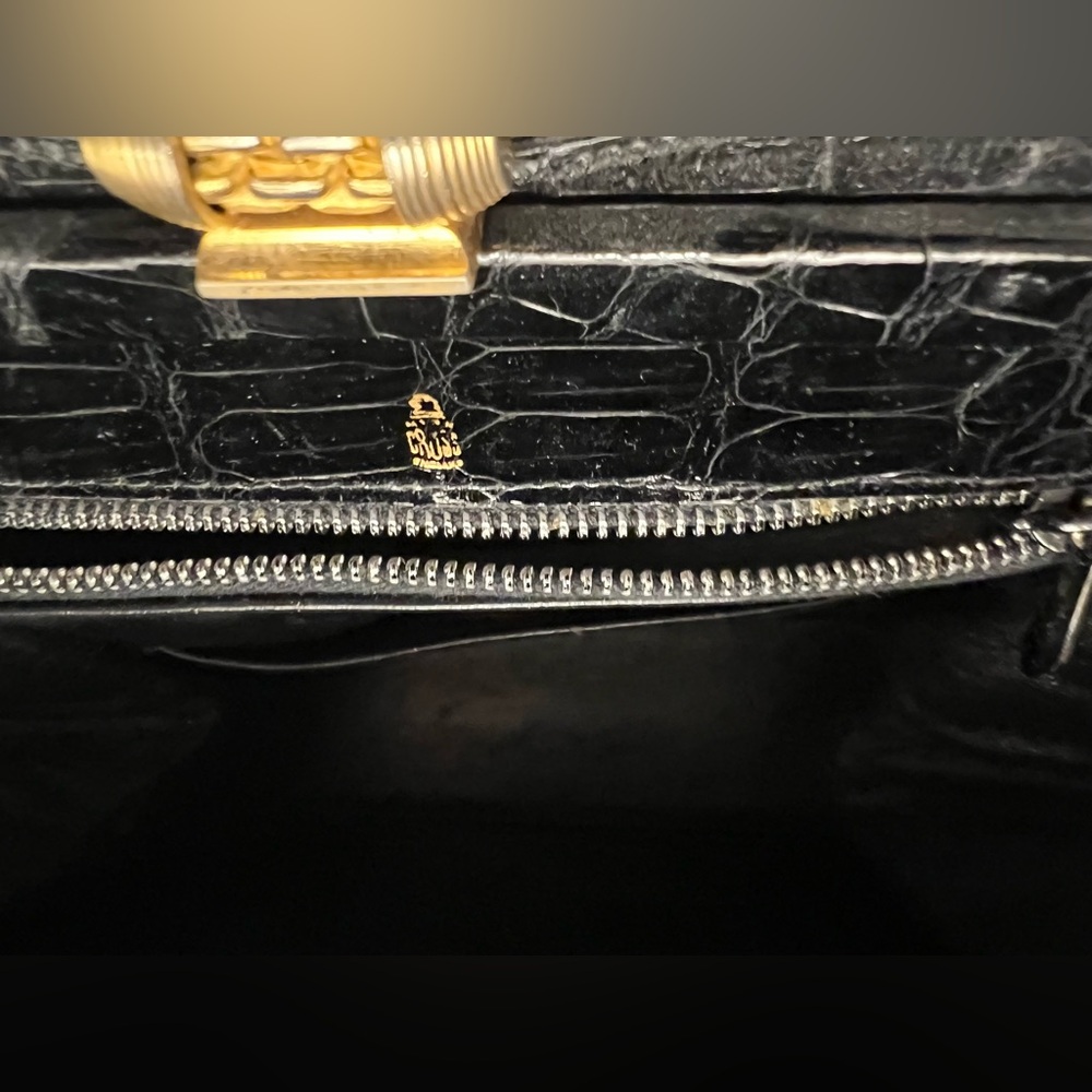 Mark Cross Alligator Vintage Handbag W/ Elegant Gold Chain Shoulder Strap - Picture 15 of 16